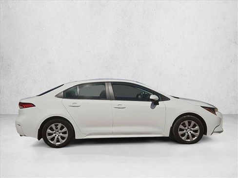 Used 2025 Toyota Corolla LE FWD image 4