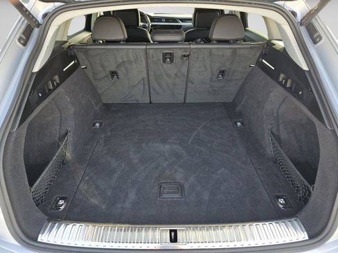 Used 2021 Audi e-tron Premium w/ Convenience Plus Package image 25