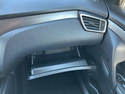 Used 2015 Nissan Rogue SV image 21