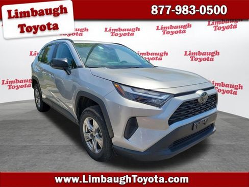 Used 2025 Toyota RAV4 LE AWD/4WD image 1