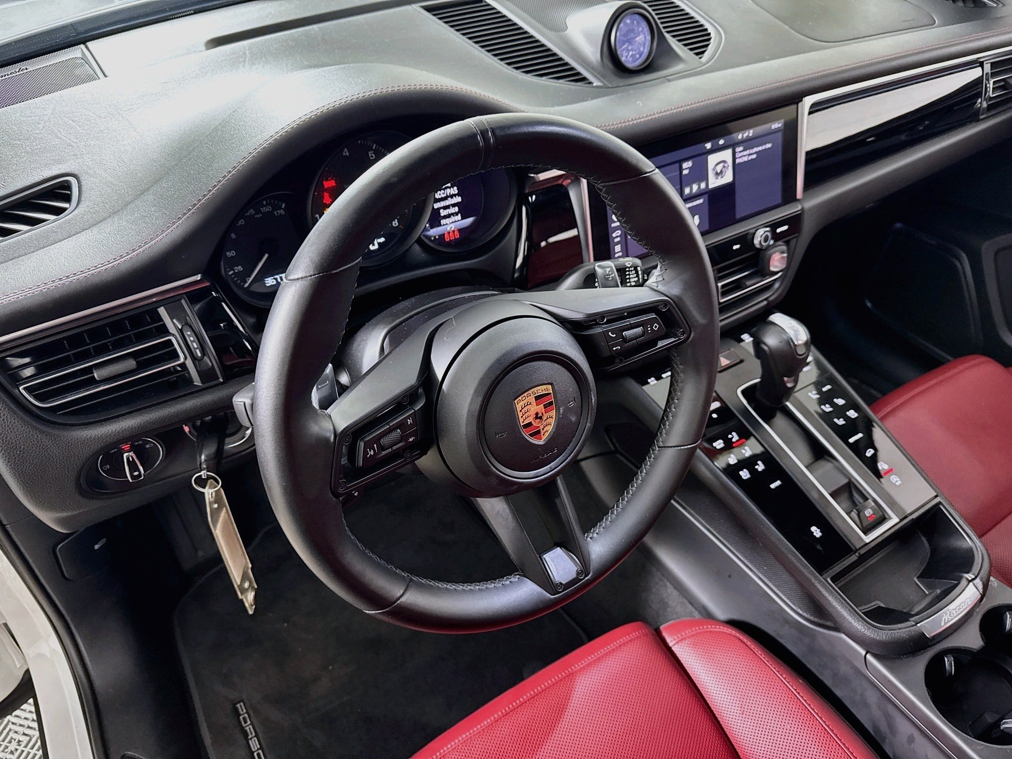 Used 2023 Porsche Macan AWD/4WD image 24