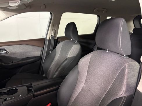 Used 2023 Nissan Rogue SV FWD image 18