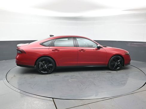 Used 2023 Honda Accord Sport image 7