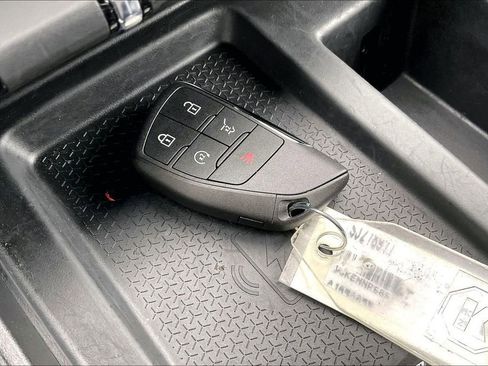 Used 2025 GMC Acadia Elevation image 36