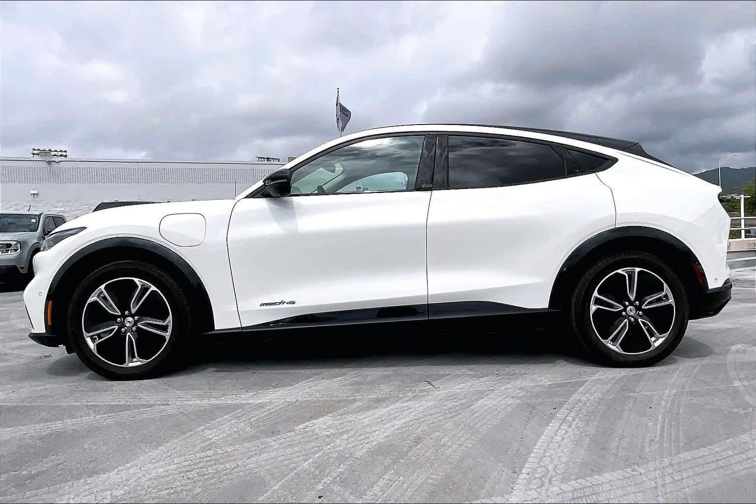 Certified 2023 Ford Mustang Mach-E Premium AWD/4WD image 3
