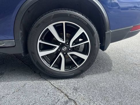 Used 2019 Nissan Rogue SL w/ Premium Package AWD/4WD image 35