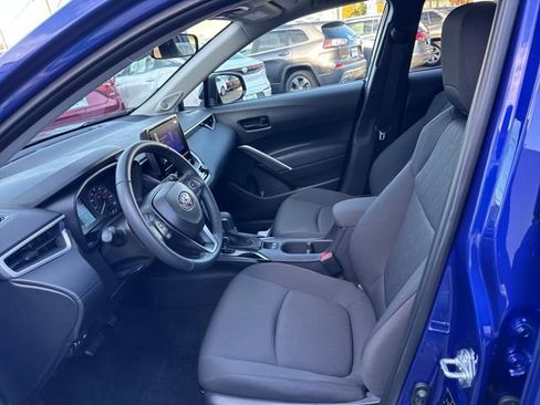 Used 2024 Toyota Corolla Cross LE image 3