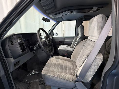 Used 1990 Chevrolet Astro LT image 22