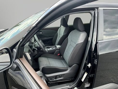 Used 2023 Nissan Rogue SV AWD/4WD image 25
