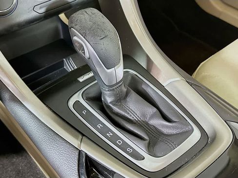 Used 2015 Ford Fusion SE image 18