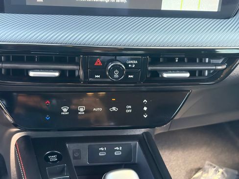 Certified 2026 Nissan Kicks SR FWD image 25