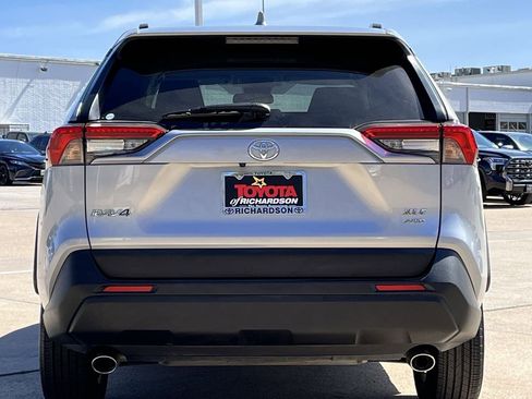Used 2025 Toyota RAV4 XLE image 5