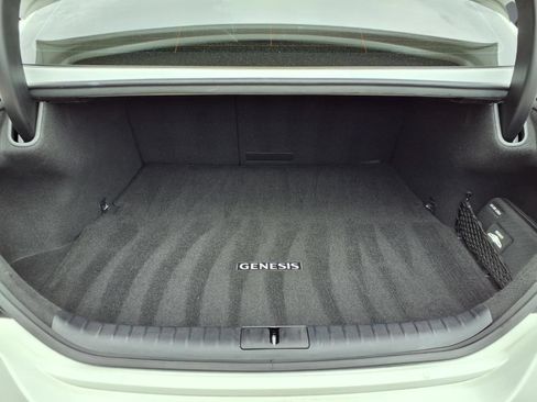 Used 2022 Genesis G70 3.3T Launch Edition RWD image 12