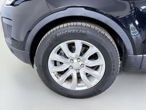 Used 2018 Land Rover Range Rover Evoque SE image 36