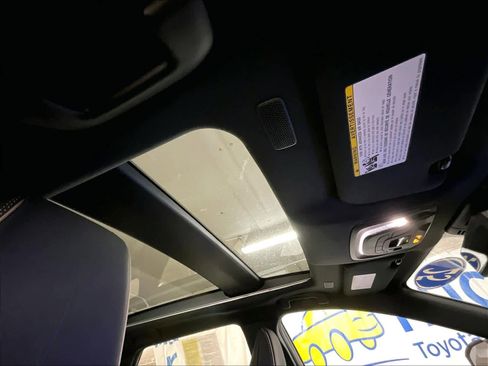 Certified 2025 Toyota Crown Signia image 32