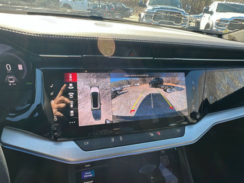 Used 2024 Jeep Wagoneer Launch Edition image 33