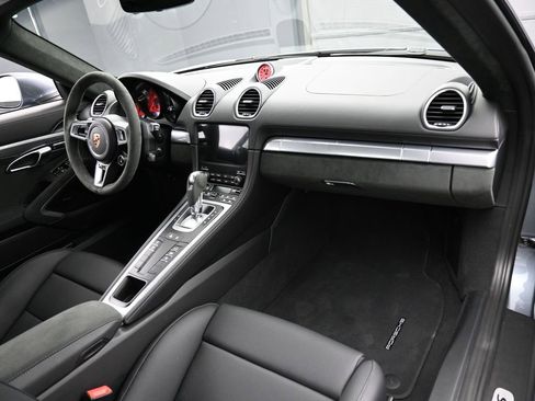 Certified 2025 Porsche 718 Cayman GTS RWD image 29