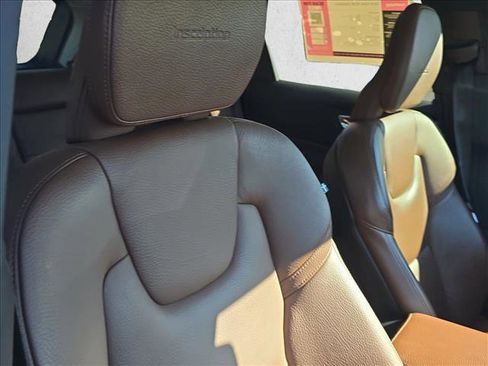 Used 2019 Volvo XC60 T8 Inscription w/ Protection Package Premier image 21