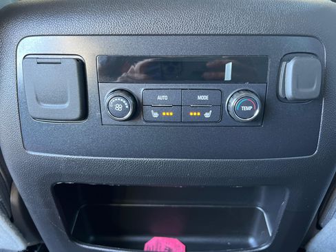 Used 2020 Chevrolet Suburban LT w/ Luxury Package image 30