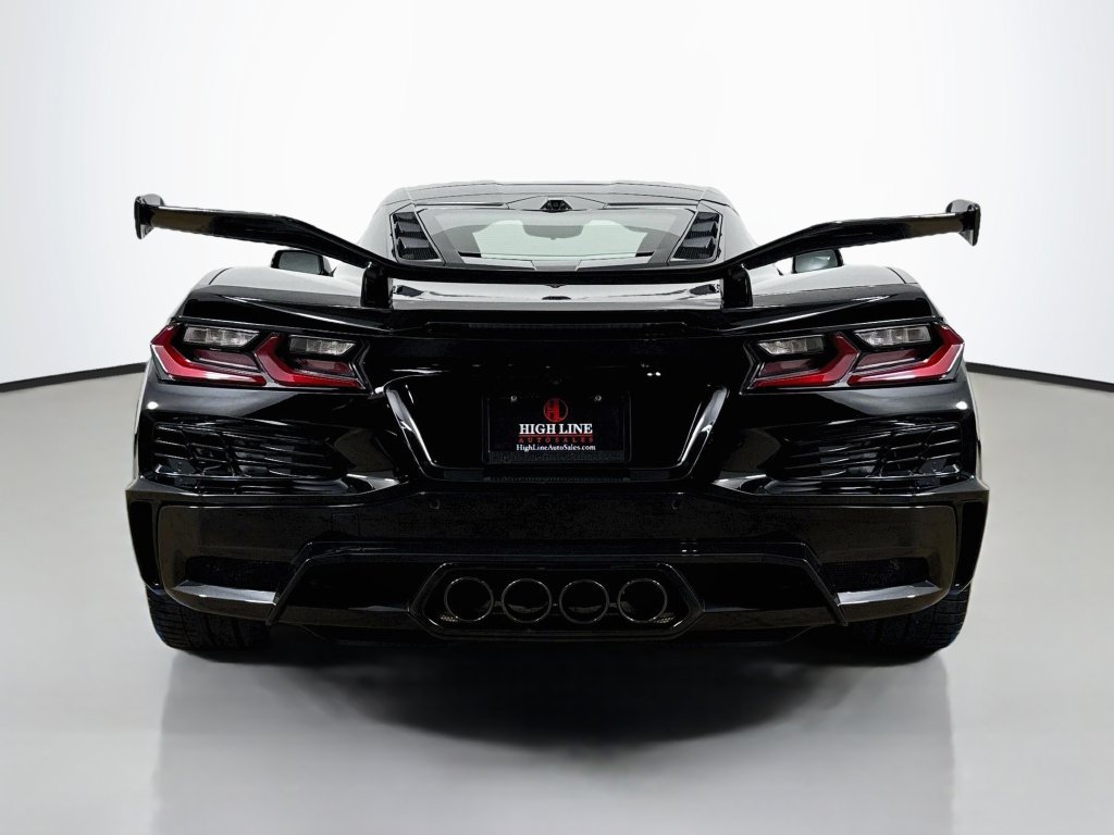 Used 2025 Chevrolet Corvette Z06 RWD image 6