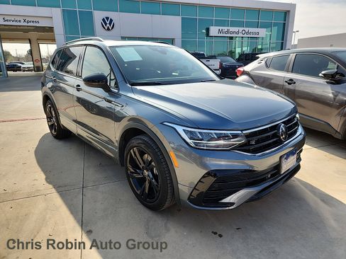 Certified 2024 Volkswagen Tiguan SE R-Line image 1