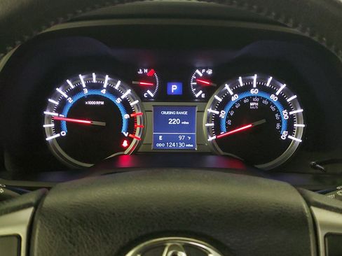 Used 2015 Toyota 4Runner SR5 Premium RWD image 24