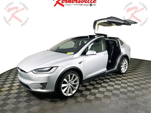 Used 2017 Tesla Model X 75D image 39
