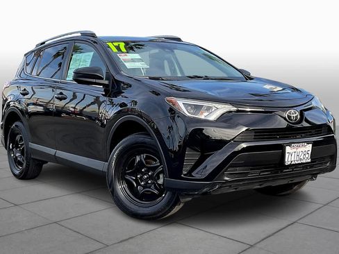 Used 2017 Toyota RAV4 LE image 2