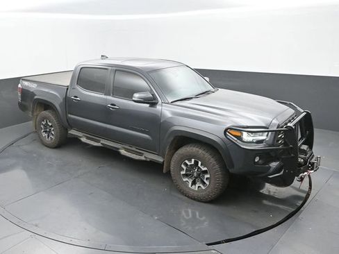 Used 2023 Toyota Tacoma TRD Off-Road w/ TRD Premium Off Road Package AWD/4WD image 13