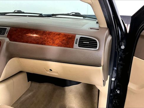 Used 2012 Chevrolet Tahoe LTZ image 17