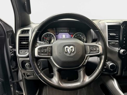 Used 2021 RAM 1500 4x4 Crew Cab image 11
