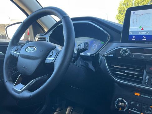 Used 2020 Ford Escape Titanium image 44