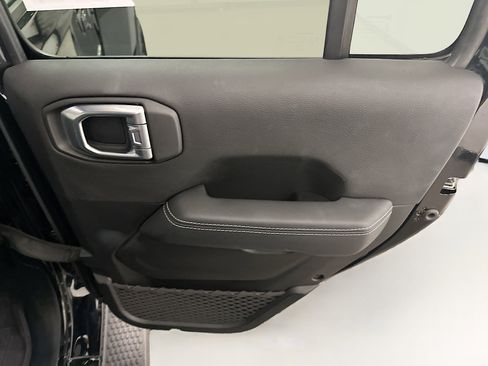 Used 2023 Jeep Wrangler Sahara image 30