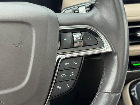 Used 2023 Lincoln Nautilus Reserve AWD/4WD image 19