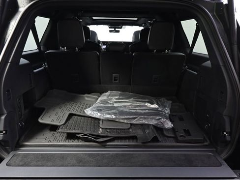 New 2026 Lincoln Navigator L Reserve w/ Jet Appearance Package image 19