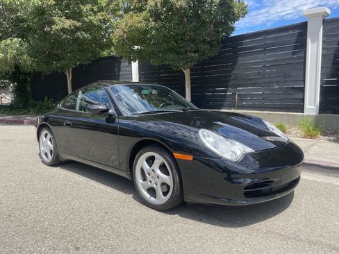 Used 2002 Porsche 911 Carrera RWD image 2