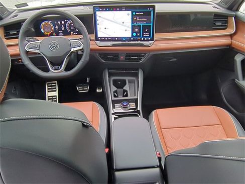 New 2026 Volkswagen Tiguan SEL R-Line image 18