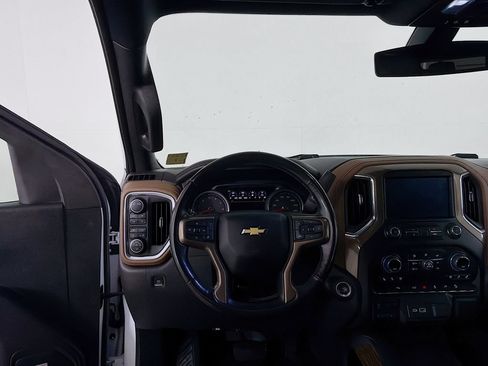 Used 2021 Chevrolet Silverado 1500 High Country w/ Z71 Off-Road Package AWD/4WD image 21