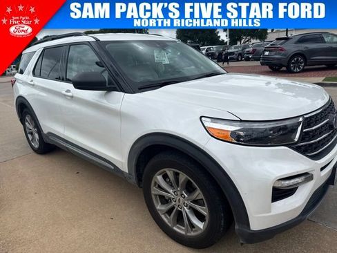 Used 2021 Ford Explorer XLT w/ Equipment Group 202A RWD image 3