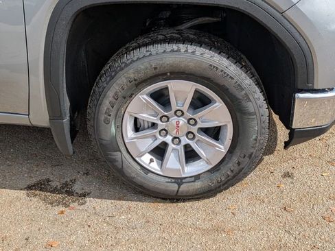 New 2026 GMC Sierra 1500 SLE w/ Preferred Package RWD image 18