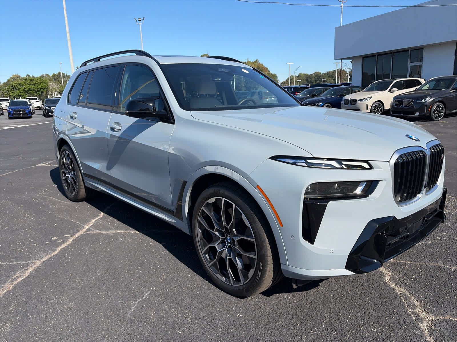 Used 2027 BMW X7 M60i AWD/4WD image 2