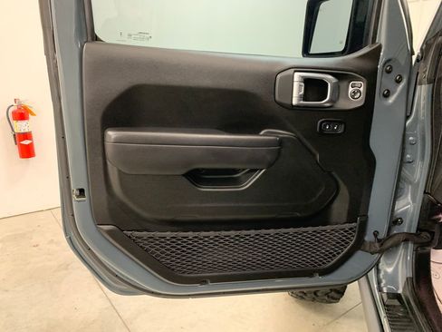 Used 2024 Jeep Gladiator Rubicon w/ Safety Group image 17