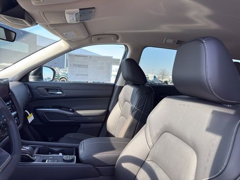 New 2026 Nissan Pathfinder SL image 26