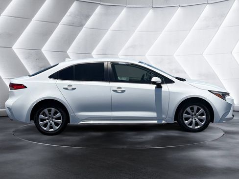 Used 2024 Toyota Corolla LE FWD image 6