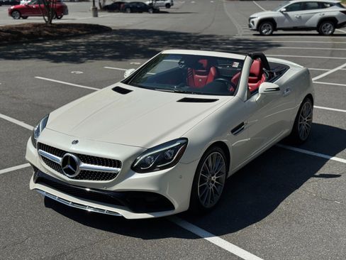 Used 2020 Mercedes-Benz SLC 300 image 22