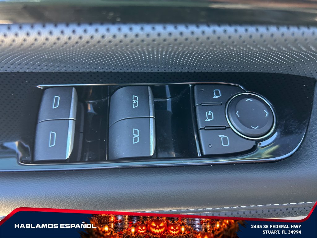Used 2025 GMC Sierra EV Denali AWD/4WD image 14