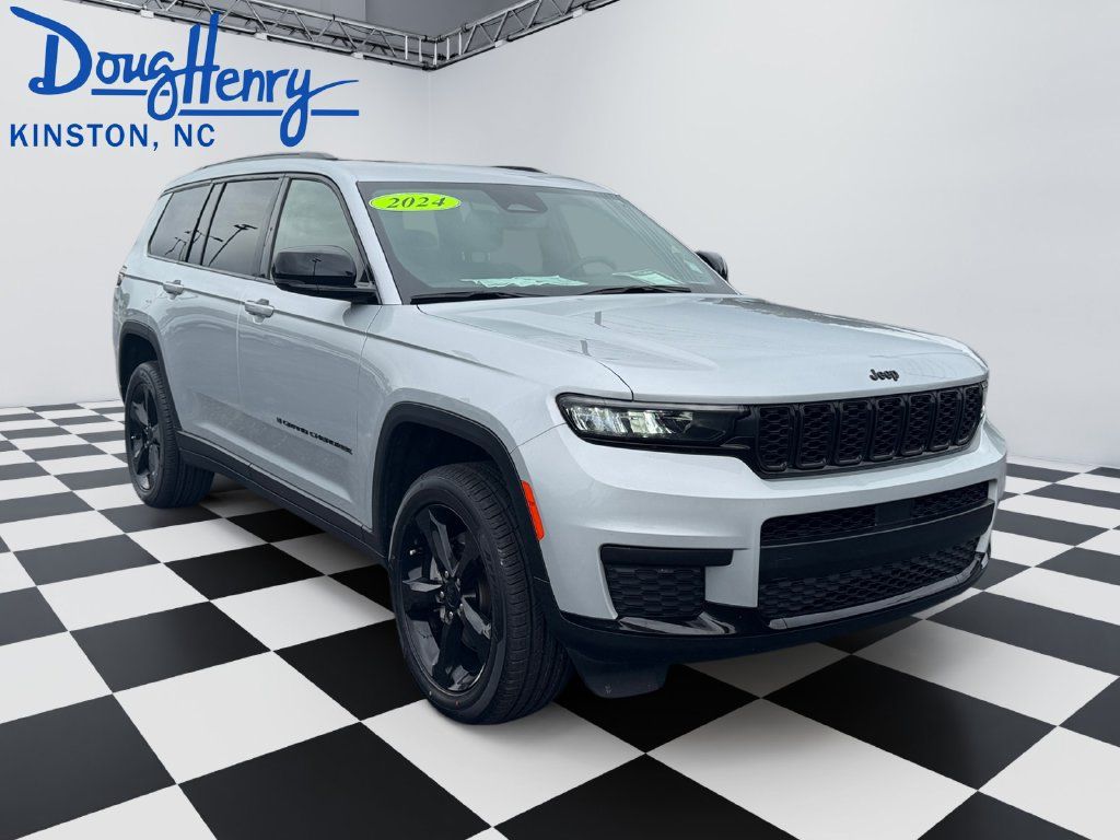 Used 2024 Jeep Grand Cherokee L Altitude AWD/4WD image 7