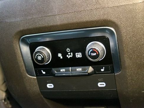 Used 2023 Chevrolet Suburban Z71 w/ Luxury Package AWD/4WD image 16