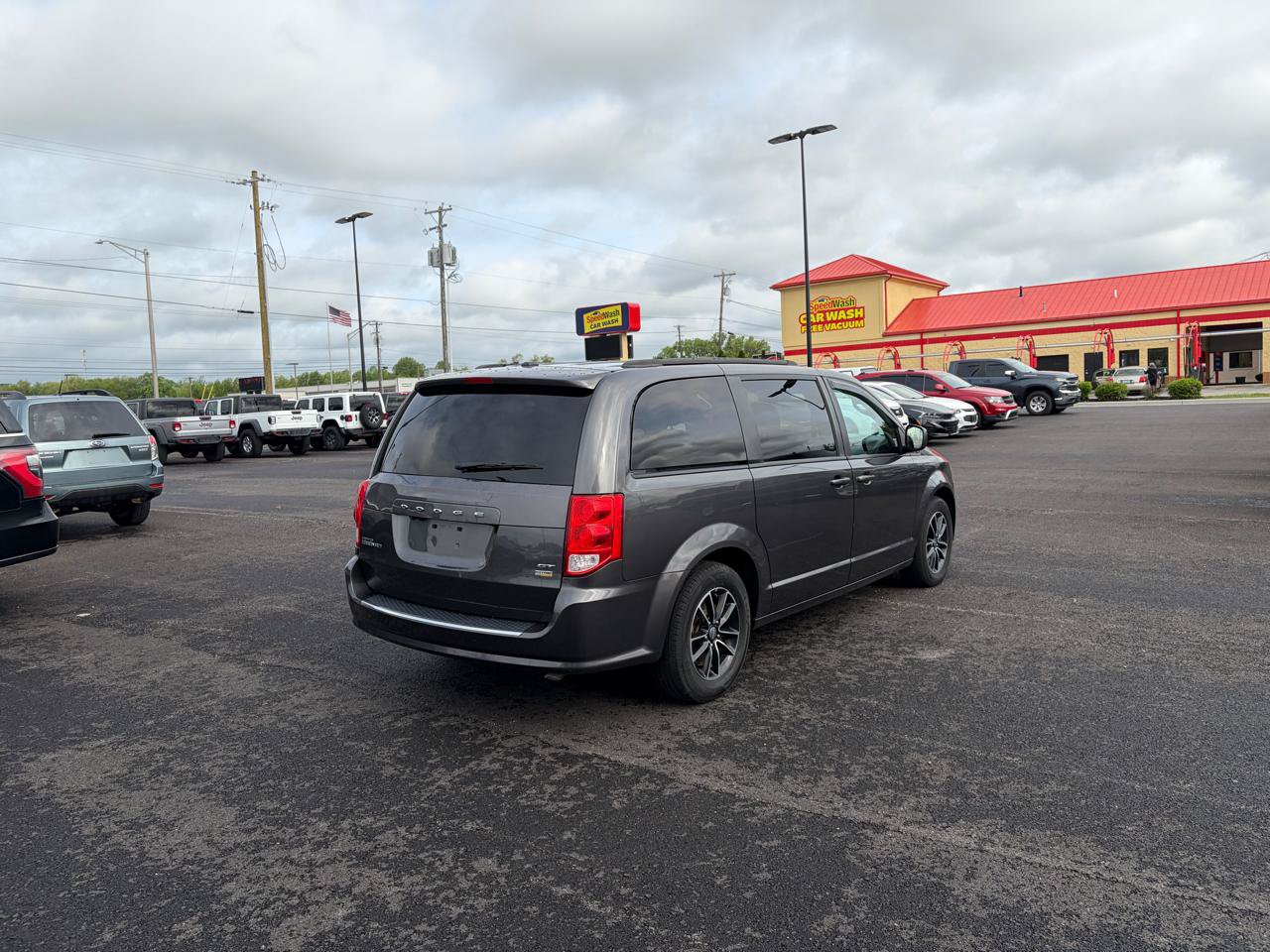 Used 2018 Dodge Grand Caravan GT FWD image 3