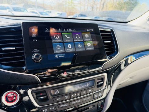 Used 2021 Honda Pilot Touring image 16